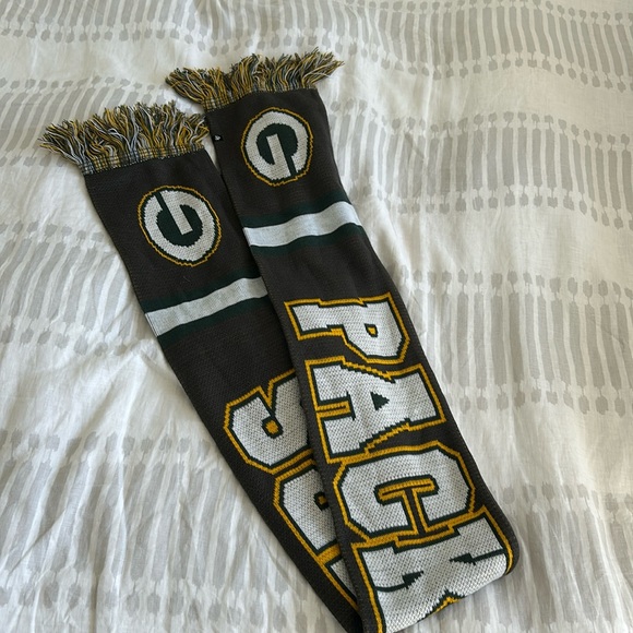 Green Bay Packers fringe scarf - Picture 3 of 9